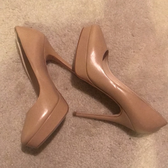 Jimmy Choo Tan leather platform pump - Picture 2 of 3